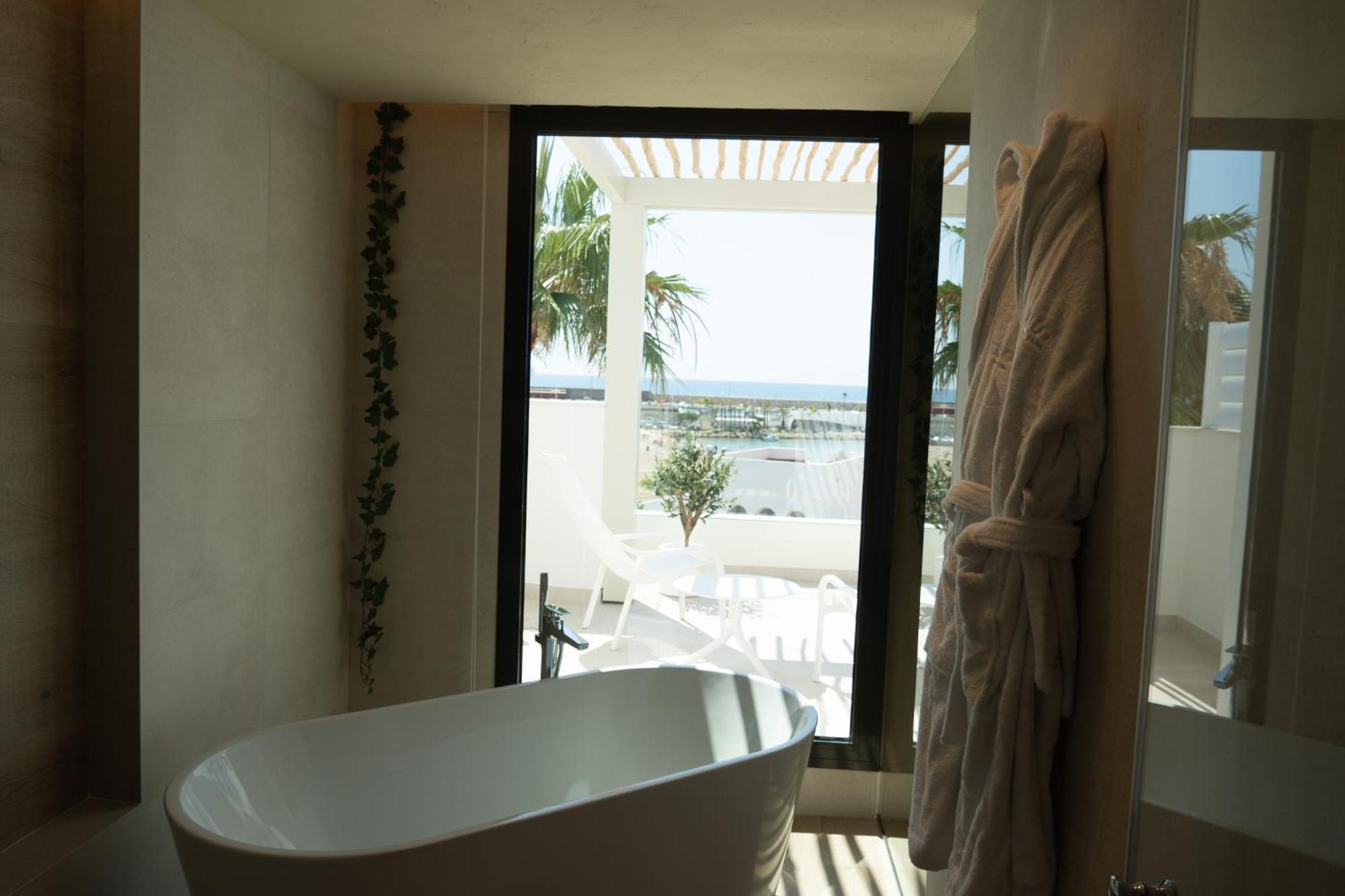 Xulos Rooms & Suites Peñíscola エクステリア 写真